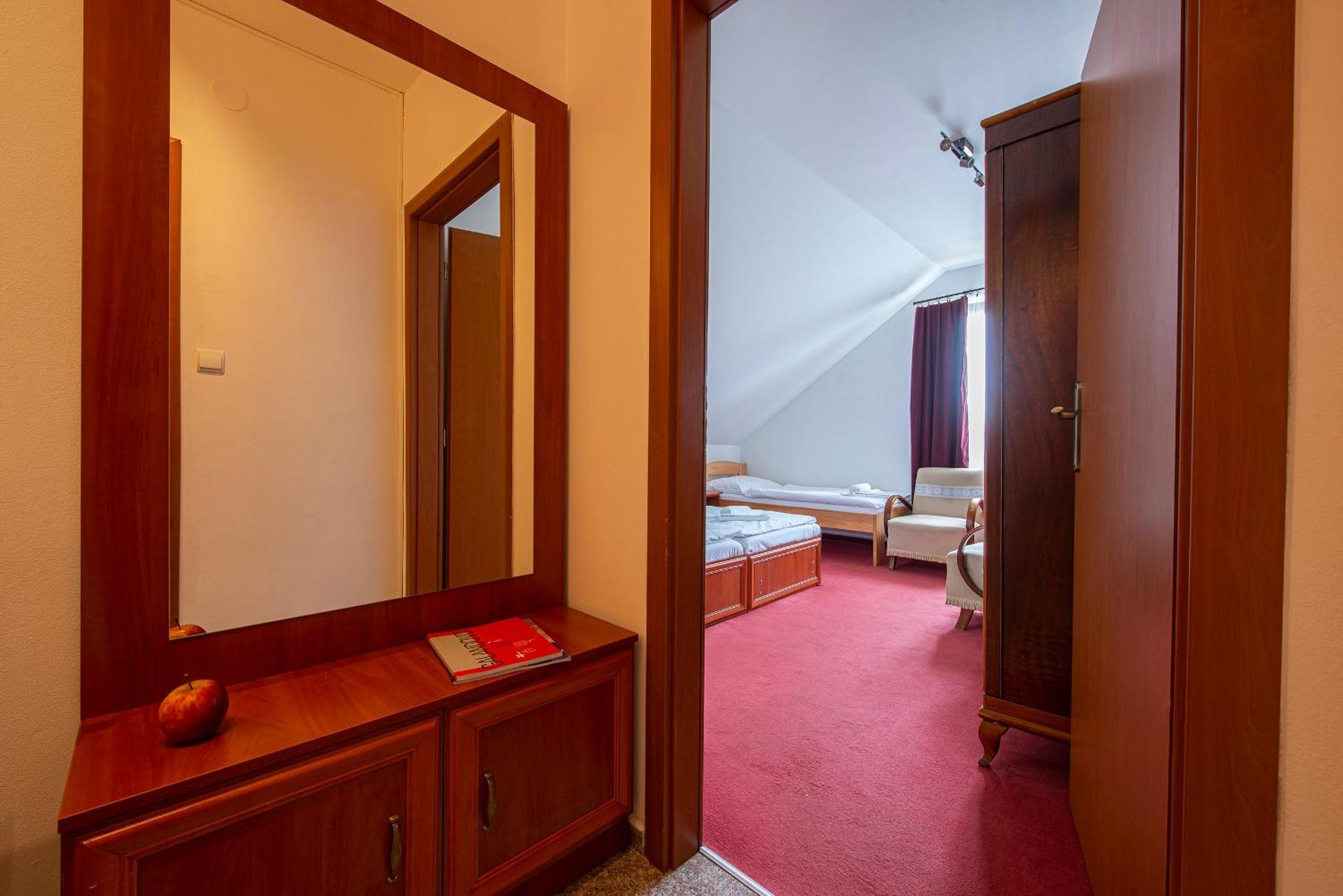 Penzion A Restauracia Lavender Motel Poprad Dış mekan fotoğraf