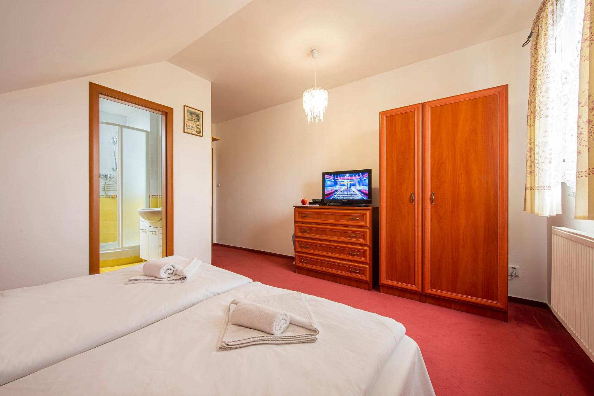Penzion A Restauracia Lavender Motel Poprad Dış mekan fotoğraf